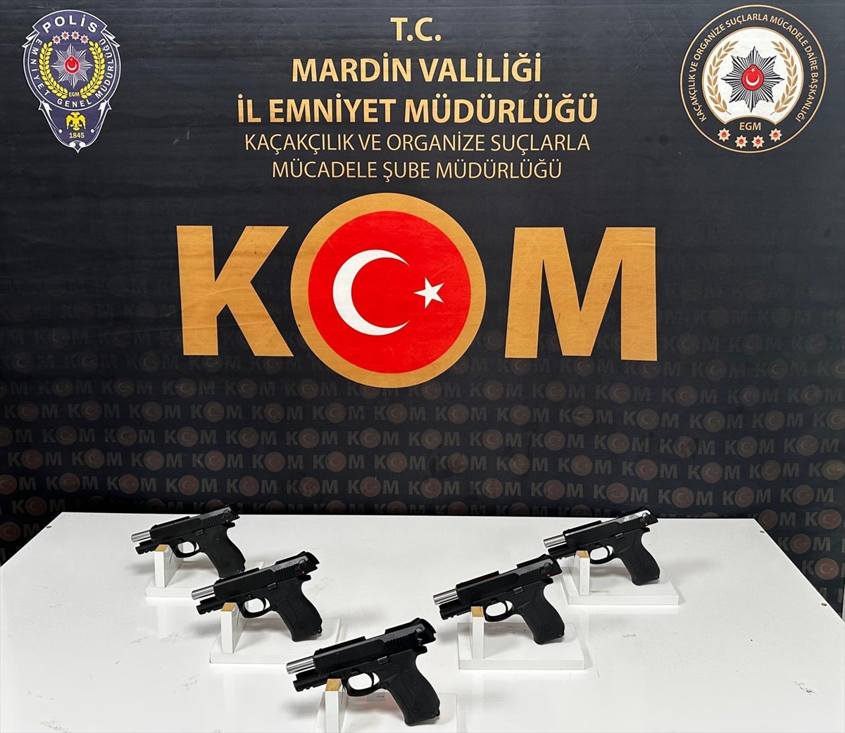 Mardin'de 5 ruhsatsız tabanca ele geçirildi