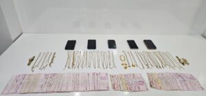 - Zanlılardan birinin sahte altınları kuyumcuda bozdurması güvenlik kamerasınca kaydedildi