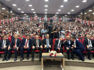 VAN (AA) – Van'da, Milliyetçi Hareket Partisi'nin (MHP) "Asırlık Birlik