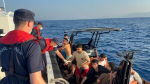 - Göçmen kaçakçılığı yaptığı iddiasıyla 1 şüpheli gözaltına alındı