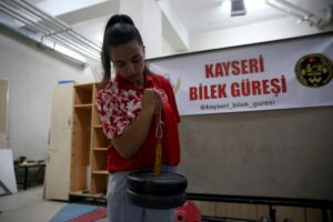 KAYSERİ (AA) – MÜZAHİM ZAHİD TÜZÜN – Kayseri'de beden eğitimi
