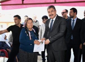 OSMANİYE (AA) – Osmaniye'nin Kadirli ilçesinde yapımı tamamlanan 15 köy