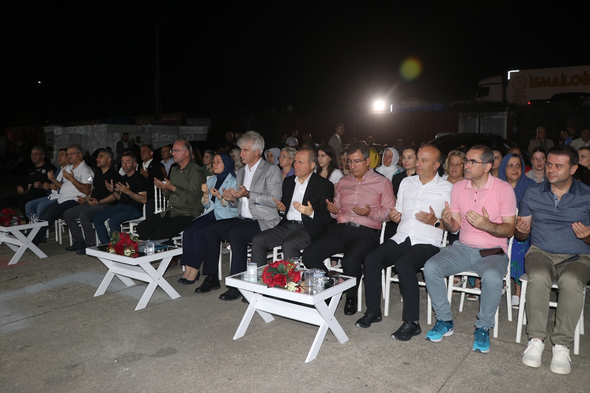 Rize'de balıkçılar dualarla mavi sulara uğurlandı