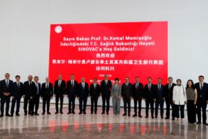 PEKİN (AA) – Sağlık Bakanı Kemal Memişoğlu, Çin'i ziyaretinde Pekin'de