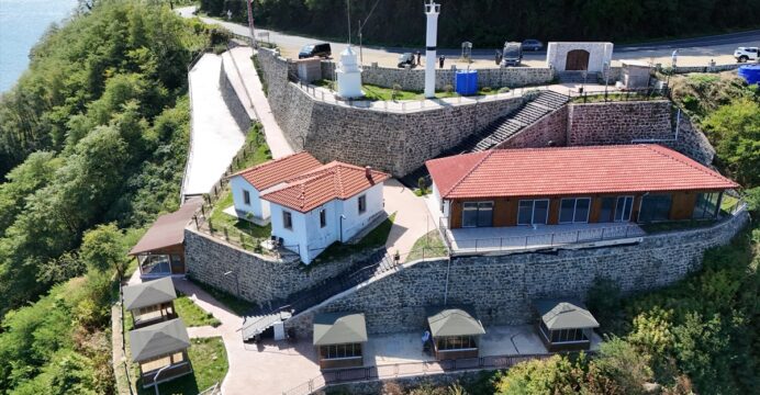 Sakin şehir Perşembe'deki deniz feneri turistlerin yeni uğrak noktası olmaya aday
