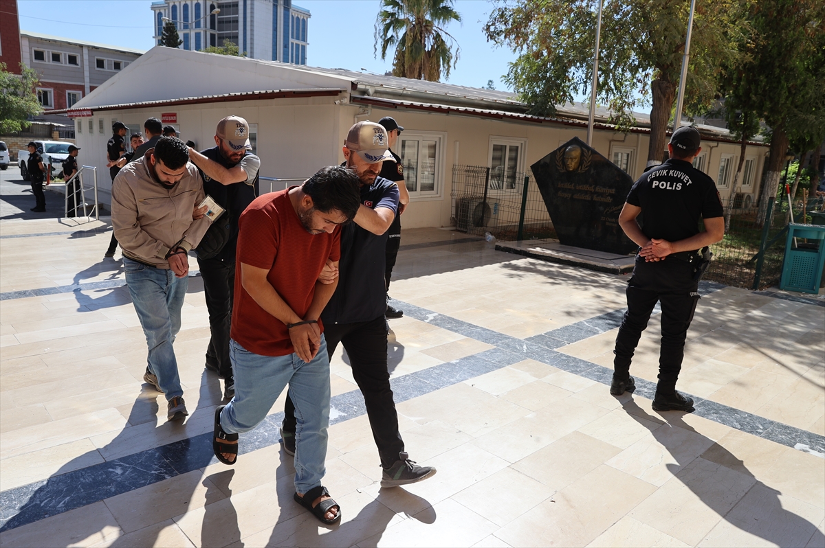 Şanlıurfa merkezli terör örgütü DEAŞ operasyonunda 14 şüpheli yakalandı