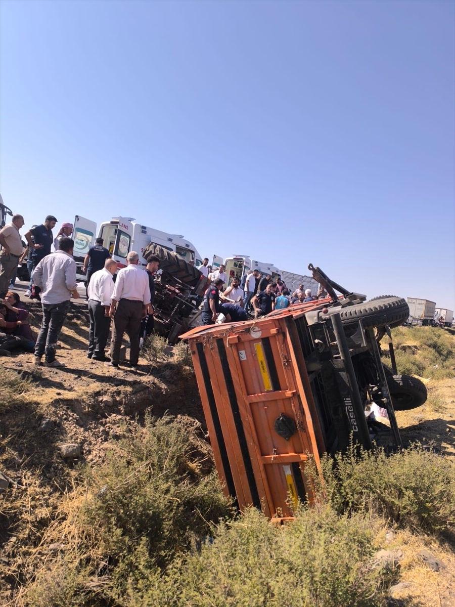 Şırnak'ta devrilen traktör römorkunun altına kalan kişi öldü