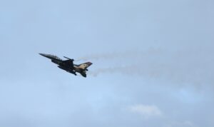 BALIKESİR (AA) – Türk Hava Kuvvetleri akrobasi timi SOLOTÜRK, Balıkesir'in