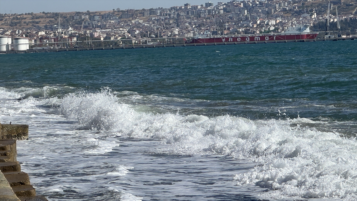 Tekirdağ'da poyraz deniz ulaşımını olumsuz etkiliyor