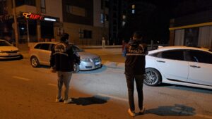 TEKİRDAĞ (AA) – Tekirdağ'ın Çerkezköy ilçesinde trafikte çıkan tartışmada aracından