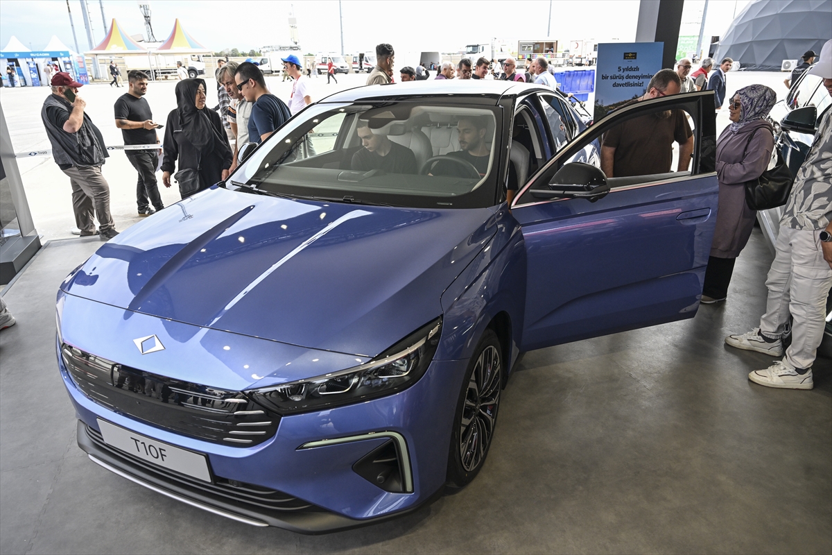 TEKNOFEST İstanbul'da Togg'un yeni modeli T10F tanıtıldı