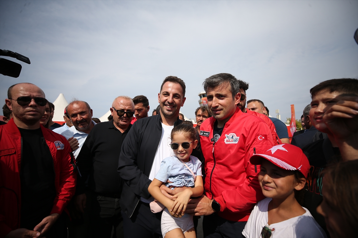 TEKNOFEST Yönetim Kurulu Başkanı Bayraktar Savaşan İHA Yarışması'nda gençlerle buluştu:
