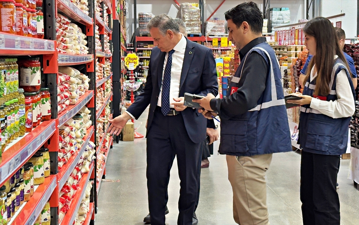 Ticaret Bakanlığı ekipleri Samsun'da marketleri denetledi