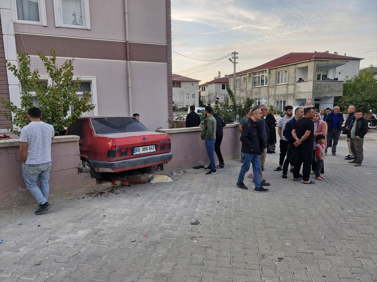 Tokat'ta otomobil ile elektrikli bisikletin çarpıştığı kazada 3 çocuk yaralandı