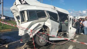 TRABZON (AA) – Trabzon'un Arsin ilçesinde tır, kamyon ve minibüsün