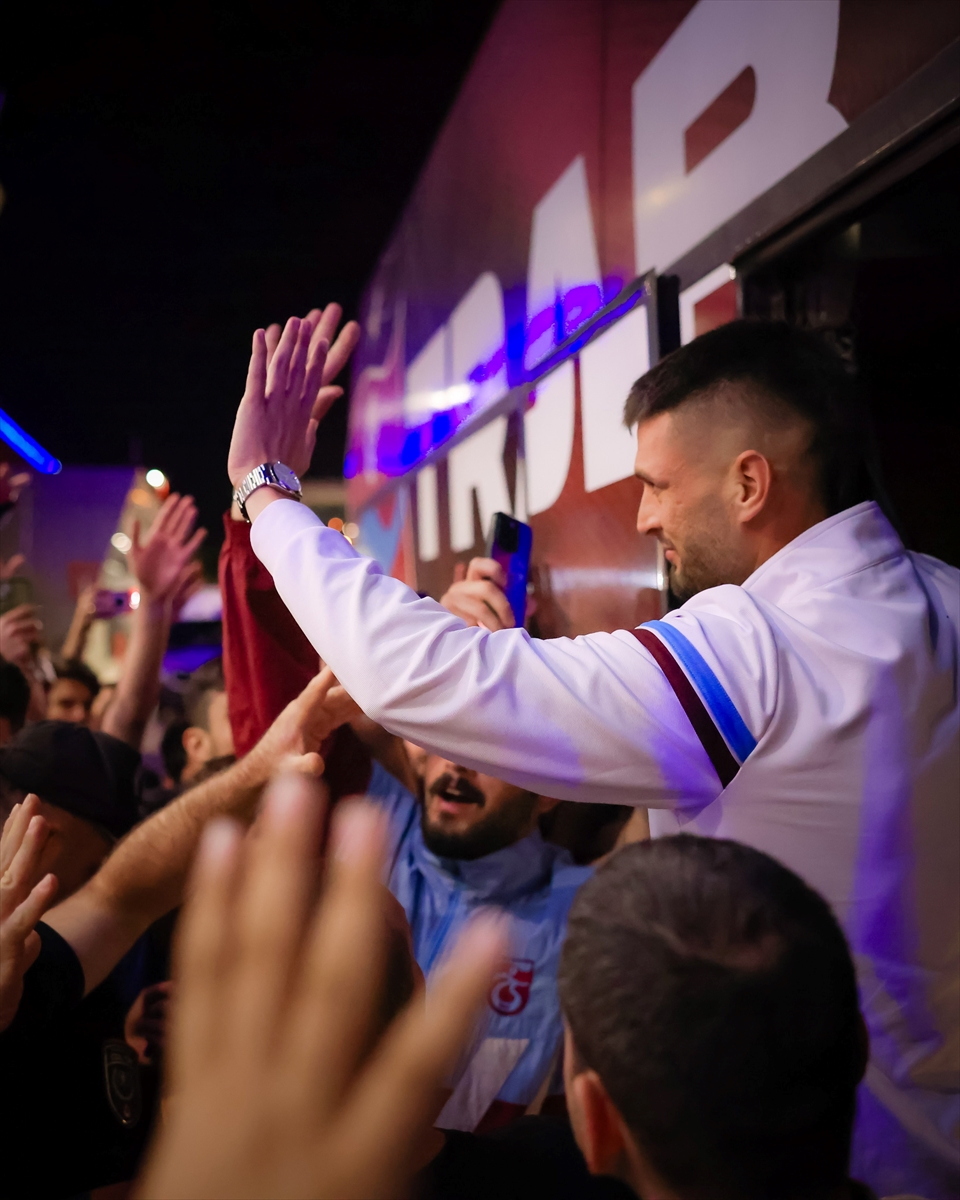 Trabzonspor Kulübü, takımı karşılayan taraftarlar için teşekkür mesajı paylaştı