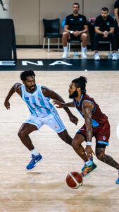 - Trabzonspor: 85 - Türk Telekom: 79 