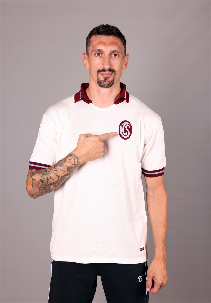 Trabzonspor'un kaptanı Stefan Savic, kariyerini anlattı: