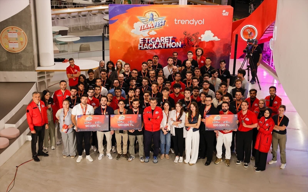 Trendyol TEKNOFEST E-Ticaret Hackathonu'nda ödüller sahiplerini buldu