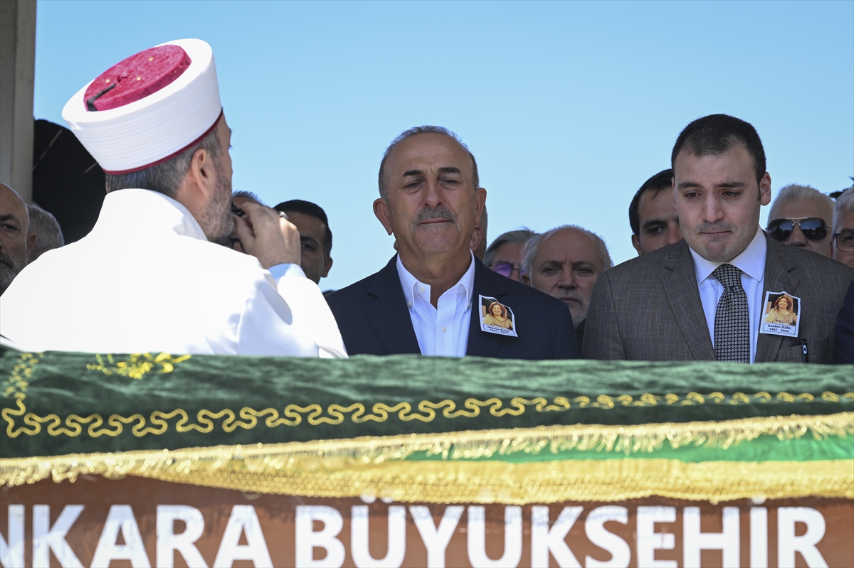 TRT spikeri Gülden Özel son yolculuğuna uğurlandı