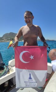 İZMİR (AA) – İzmir'de küçük yaşlarda yüzmeye başlayan 22 yaşındaki