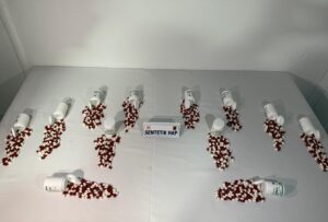 TUNCELİ (AA) – Tunceli'nin Mazgirt ilçesinde bir otomobilde uyuşturucu hap