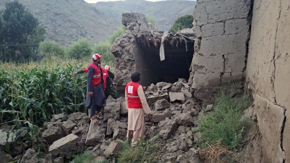 Türk Kızılaydan Afganistan'daki depremzedelere destek