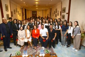 - Oyuncular Hülya Koçyiğit, Berk Oktay ve Anıl Altan ile