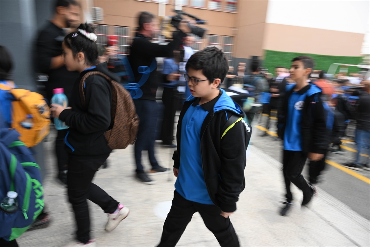 Türkiye genelindeki yaklaşık 18 milyon öğrenci dersbaşı yaptı
