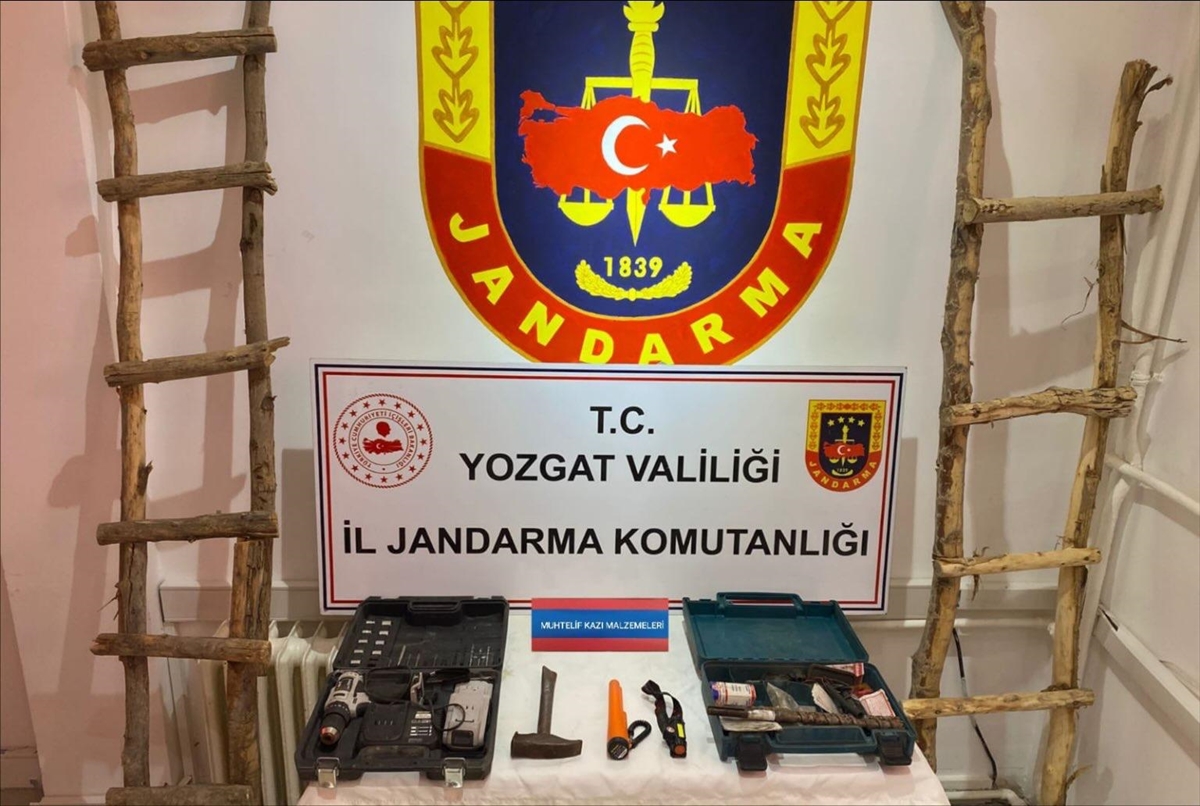 Yozgat'ta izinsiz kazı yapan 4 şüpheli suçüstü yakalandı