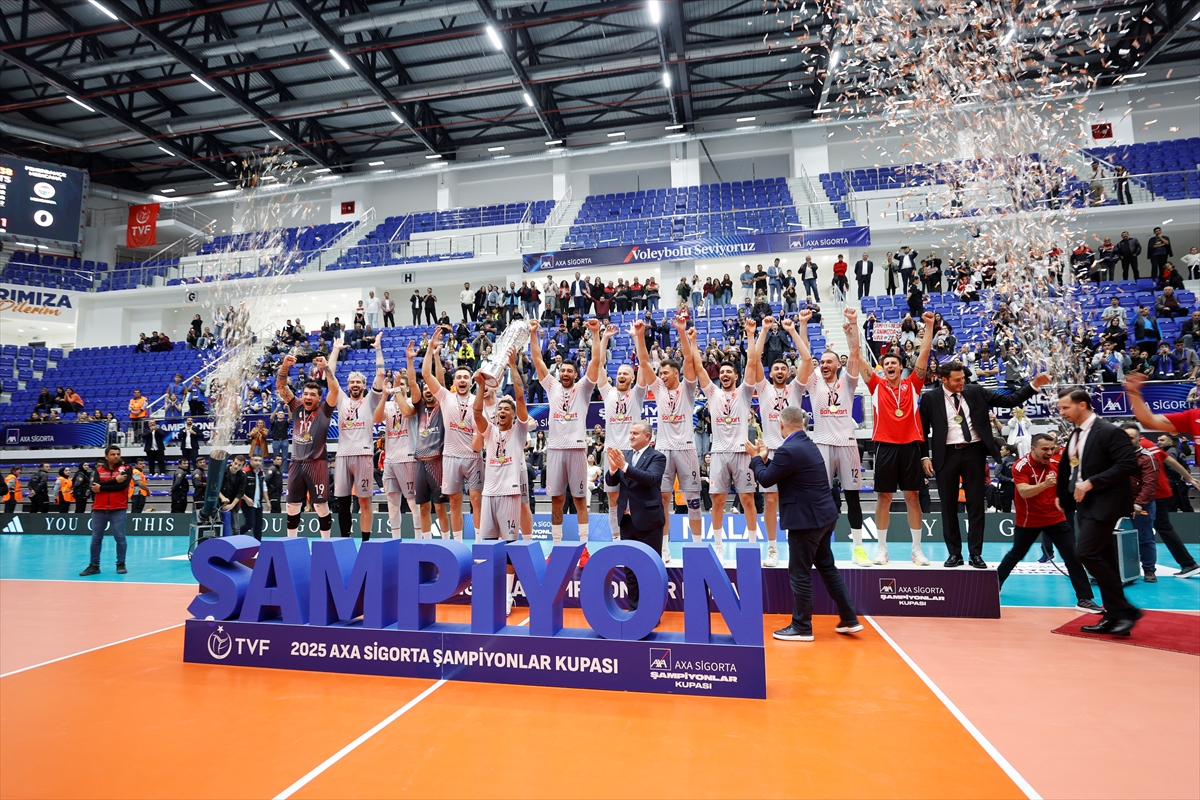 2025 Voleybol Erkekler AXA Sigorta Şampiyonlar Kupası'nı, Fenerbahçe Medicana'yı 3-1 yenen Ziraat Bankkart kazandı.