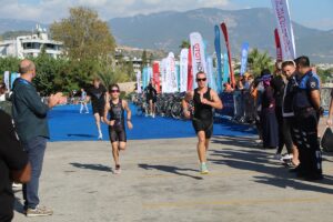 ANTALYA(AA) – Türkiye Triatlon Federasyonu ile Alanya Belediyesinin işbirliğiyle düzenlenen