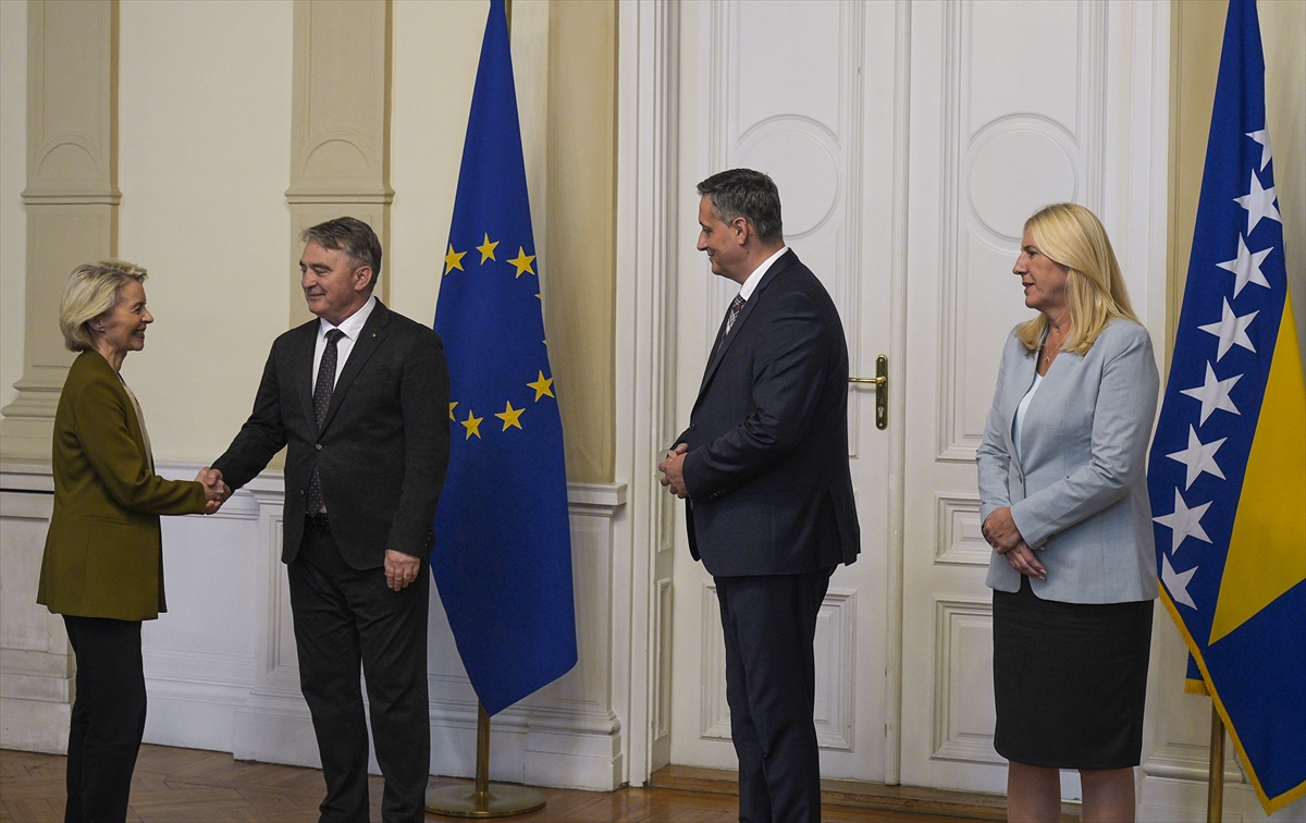 AB Komisyonu Başkanı von der Leyen, Bosna Hersek'in Birliğin “eşiğinde” olduğunu söyledi