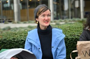 BRÜKSEL (AA) – Avrupa Birliği (AB) Komisyonu binasının önünde bir