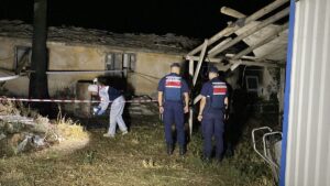 ADANA (AA) – Adana'nın Ceyhan ilçesinde annesini çalıştığı iş yerinde