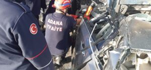 ADANA (AA) – Adana'nın Ceyhan ilçesinde otoyolda tıra arkadan çarpan