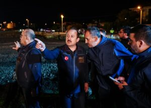 - "Burada, yaklaşık 10 dönümlük alanda, ilk etapta getirdiğimiz 100