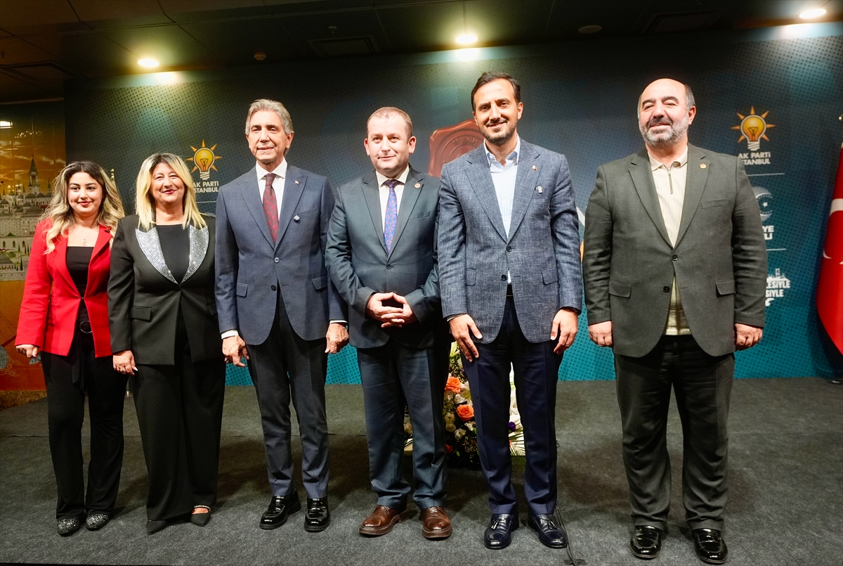 AK Parti İstanbul İl Başkanlığı muhtarlarla bir araya geldi
