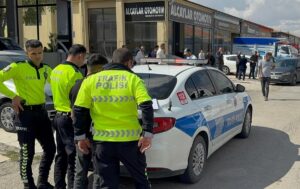AKSARAY (AA) – Aksaray'da polisin "dur" ihtarına uymayan çocuk sürücü,