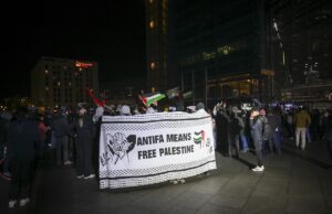 BERLİN (AA) – Almanya'nın başkenti Berlin'de Küresel Sumud Filosu'yla dayanışma