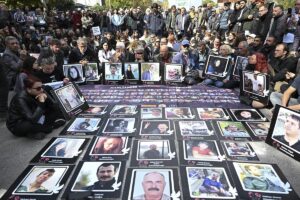 ANKARA (AA) – Ankara Garı önünde, 10 Ekim 2015'te terör