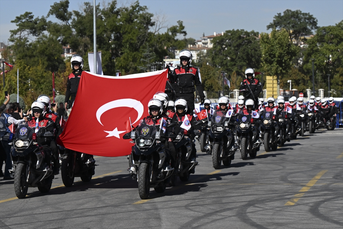 Ankara'da eğitimlerini tamamlayan 85 yunus polisi mezun oldu