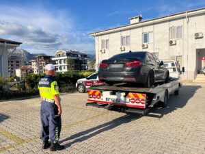 ANTALYA (AA) – Antalya'nın Alanya ilçesinde otomobiliyle drift yapan sürücüye