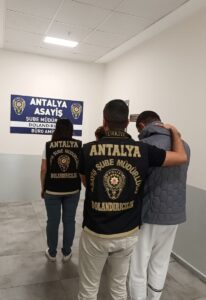 ANTALYA (AA) – Antalya'da engelli bir kişinin evini satıp parayı