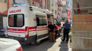 ANTALYA (AA) – Antalya'nın Muratpaşa ilçesinde komşular arasında çıkan bıçaklı