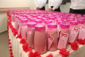 ANTALYA (AA) – Antalya’da bazı sebze ve meyvelerden hazırlanan pembe