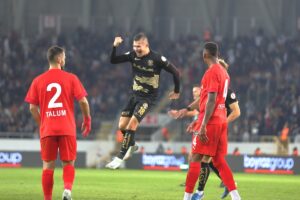 - Arca Çorum FK: 3 - Manisa FK: 1