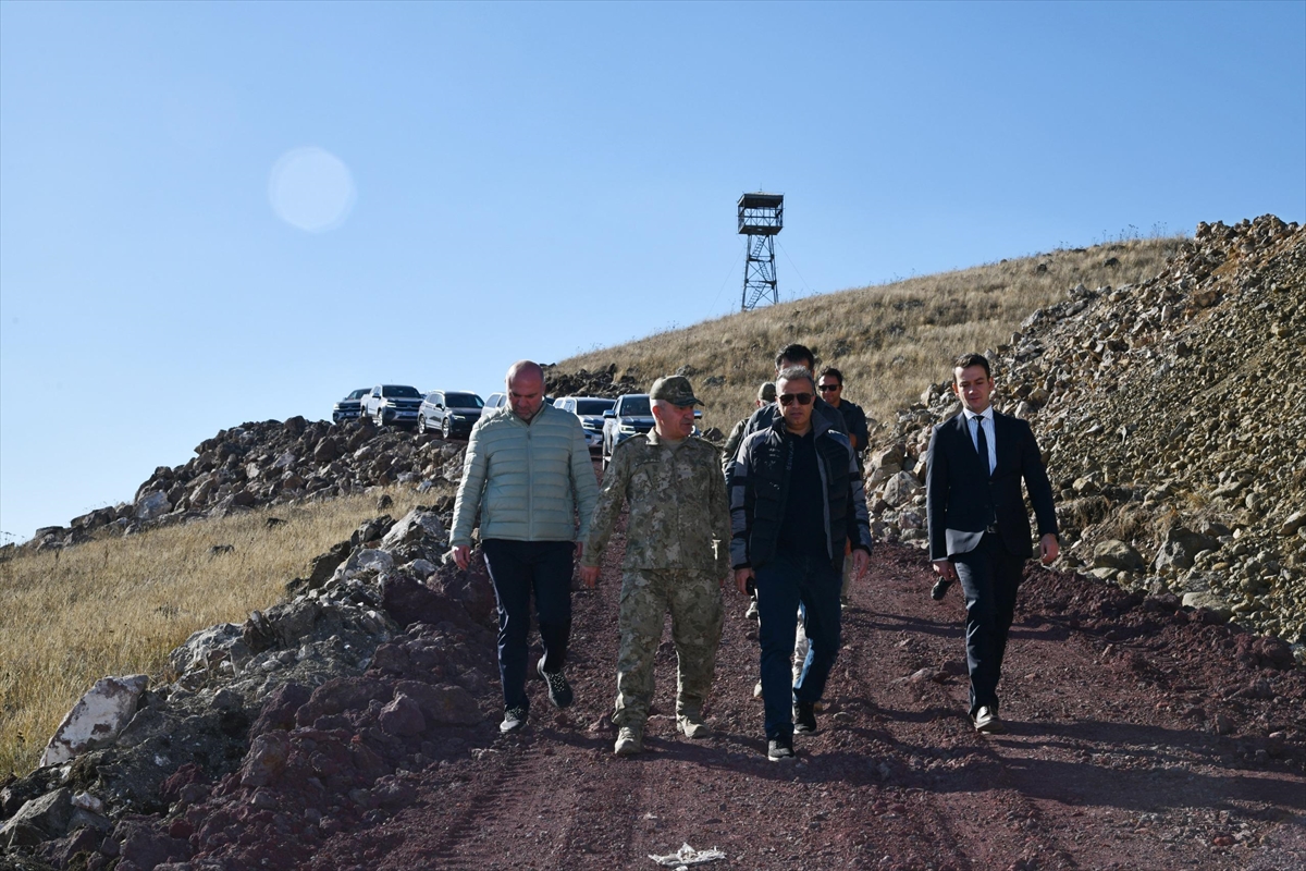 Ardahan Valisi Çiçek, Gürcistan sınır hattındaki güvenlik çalışmalarını inceledi