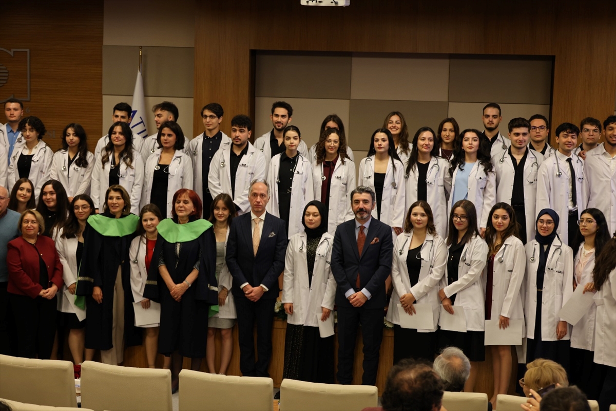 Atılım Üniversitesinde “Beyaz Önlük Giyme Töreni” gerçekleştirildi