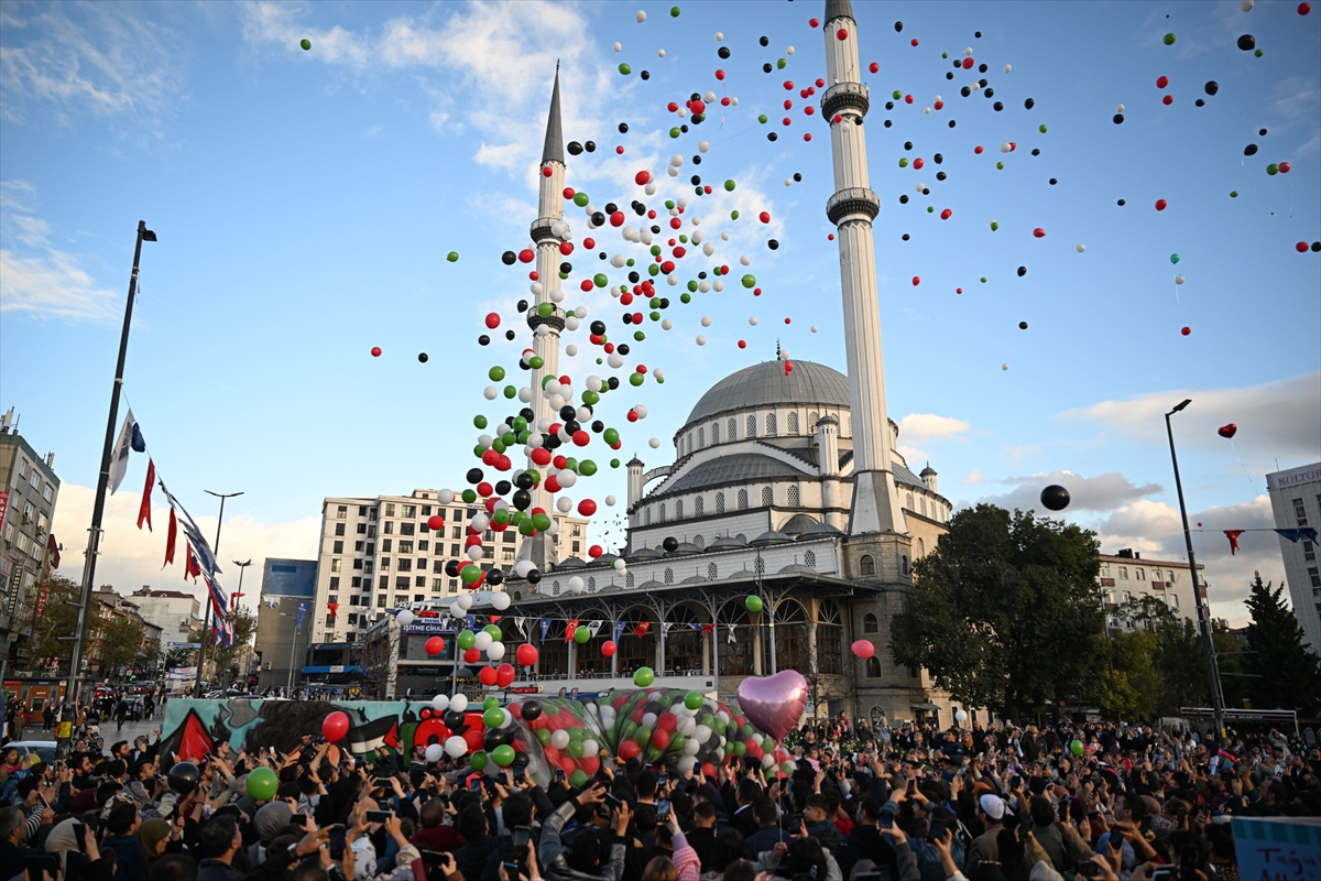 Bağcılar'da, Gazze'deki kız çocukları için balonlar gökyüzüne bırakıldı